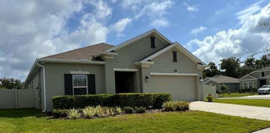 Villa ou maison à Kissimmee, Floride 4 chambres, 171.22 m2 № 2148083