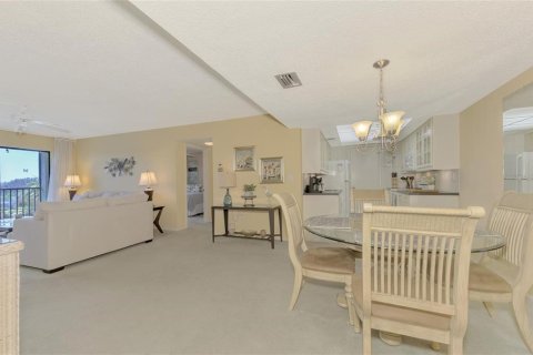 Condo in Bradenton, Florida, 2 bedrooms  № 2196906 - photo 10