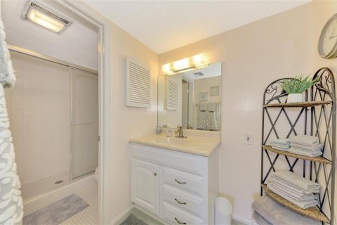 Condo in Bradenton, Florida, 2 bedrooms  № 2196906 - photo 13