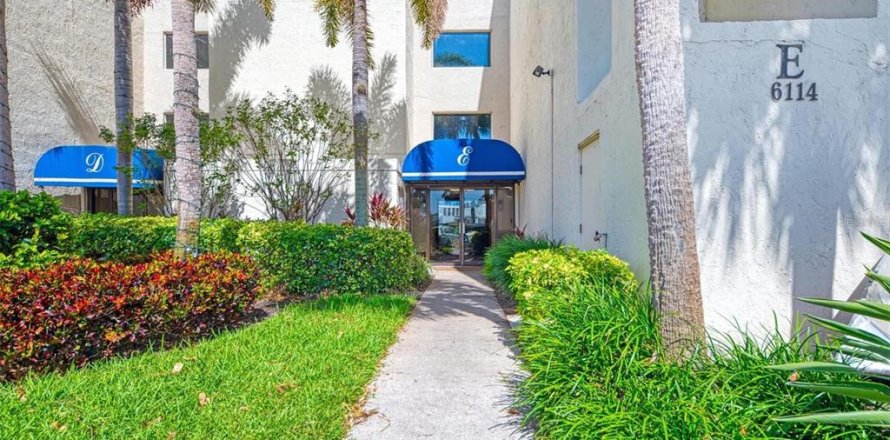 Condo in Bradenton, Florida, 2 bedrooms  № 2196906