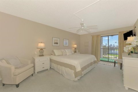 Condo in Bradenton, Florida, 2 bedrooms  № 2196906 - photo 11