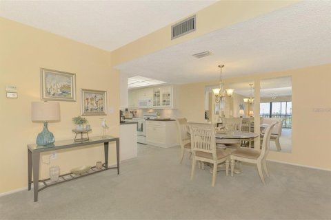 Condo in Bradenton, Florida, 2 bedrooms  № 2196906 - photo 4