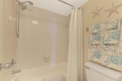 Condo in Bradenton, Florida, 2 bedrooms  № 2196906 - photo 16