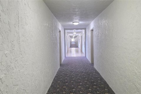 Condo in Bradenton, Florida, 2 bedrooms  № 2196906 - photo 21