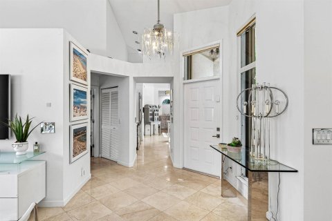 House in Boca Raton, Florida 3 bedrooms, 225.38 sq.m. № 2146434 - photo 2