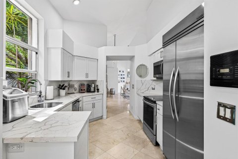 House in Boca Raton, Florida 3 bedrooms, 225.38 sq.m. № 2146434 - photo 7