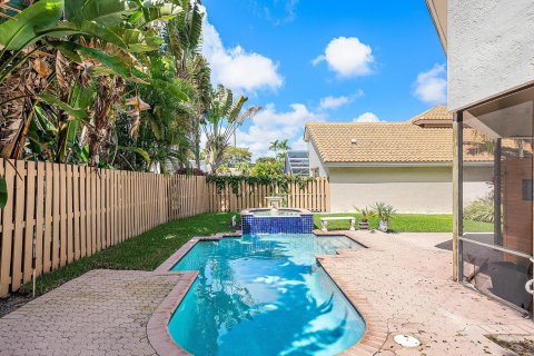 House in Boca Raton, Florida 3 bedrooms, 225.38 sq.m. № 2146434 - photo 21