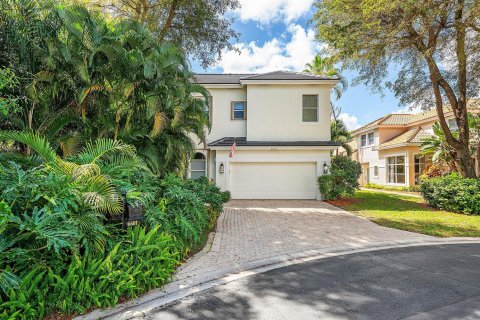 House in Boca Raton, Florida 3 bedrooms, 225.38 sq.m. № 2146434