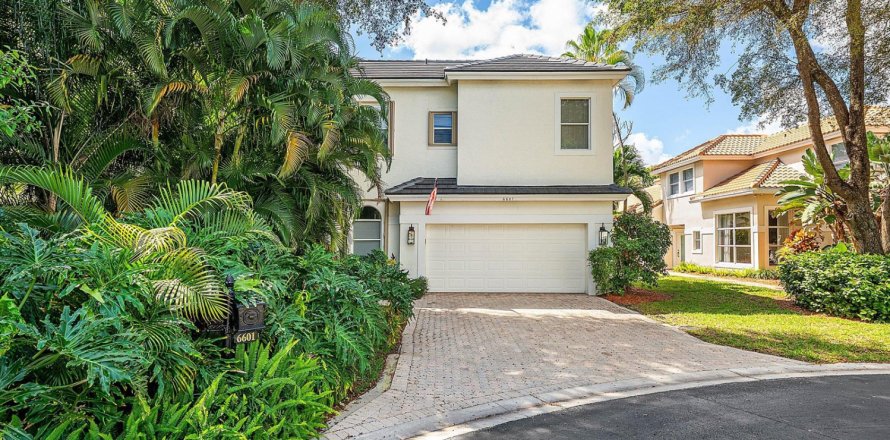 House in Boca Raton, Florida 3 bedrooms, 225.38 sq.m. № 2146434