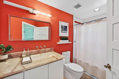 House in Boca Raton, Florida 3 bedrooms, 225.38 sq.m. № 2146434 - photo 13