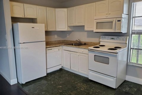 Copropriété à vendre à Coral Springs, Floride: 2 chambres, 74.32 m2 № 2041548 - photo 2