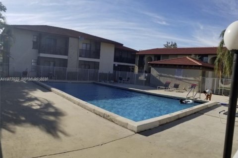 Condo à Coral Springs, Floride, 2 chambres  № 2041548