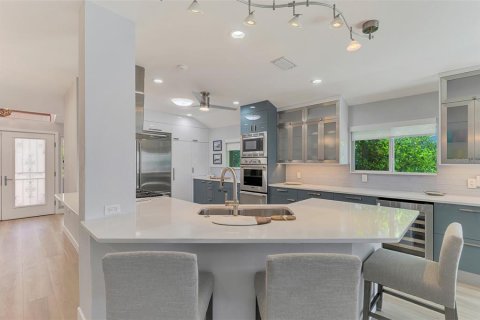 Villa ou maison à louer à Sarasota, Floride: 4 chambres, 279.82 m2 № 2425721 - photo 12