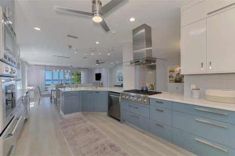 Villa ou maison à louer à Sarasota, Floride: 4 chambres, 279.82 m2 № 2425721 - photo 17