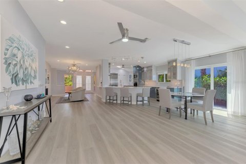 Villa ou maison à louer à Sarasota, Floride: 4 chambres, 279.82 m2 № 2425721 - photo 8
