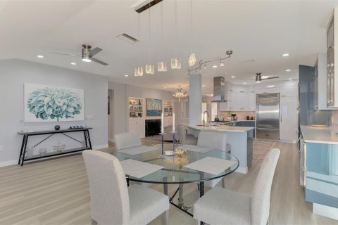 Villa ou maison à louer à Sarasota, Floride: 4 chambres, 279.82 m2 № 2425721 - photo 9