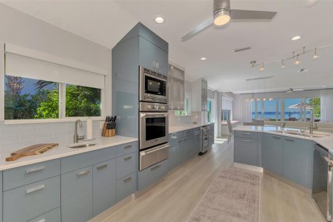 Villa ou maison à louer à Sarasota, Floride: 4 chambres, 279.82 m2 № 2425721 - photo 16
