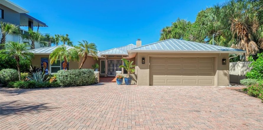 Villa ou maison à Sarasota, Floride 4 chambres, 279.82 m2 № 2425721
