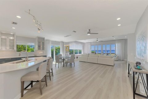 Villa ou maison à louer à Sarasota, Floride: 4 chambres, 279.82 m2 № 2425721 - photo 7