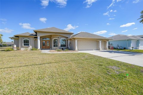 House in Rotonda, Florida 3 bedrooms, 203.73 sq.m. № 2115196