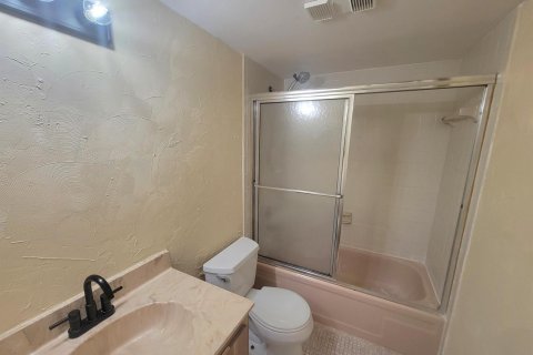 Condominio en venta en Lauderhill, Florida, 1 dormitorio, 60.67 m2 № 2188056 - foto 12