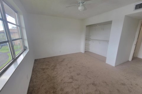 Condominio en venta en Lauderhill, Florida, 1 dormitorio, 60.67 m2 № 2188056 - foto 10