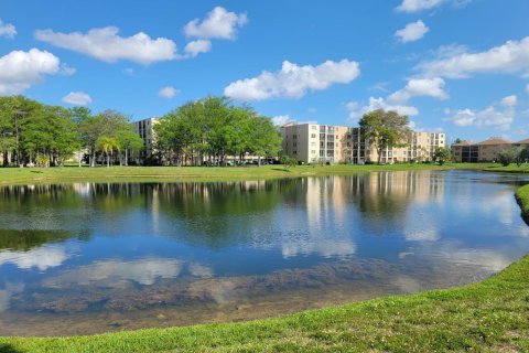 Condominio en venta en Lauderhill, Florida, 1 dormitorio, 60.67 m2 № 2188056 - foto 14