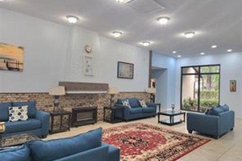 Condominio en venta en Lauderhill, Florida, 1 dormitorio, 60.67 m2 № 2188056 - foto 18