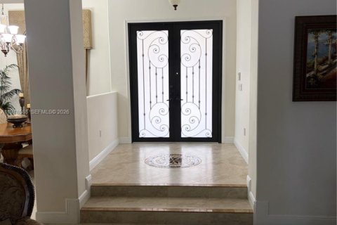 Снять в аренду виллу или дом в Майами, Флорида 5 спален, 312.43м2, № 2079059 - фото 3