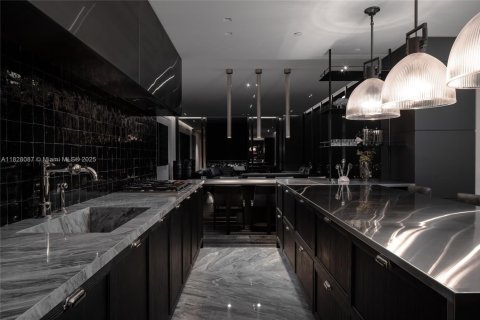 Condo in Miami, Florida, 4 bedrooms № 1934373 - photo 20