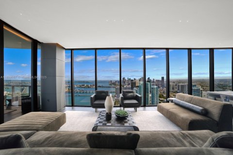 Condo in Miami, Florida, 4 bedrooms № 1934373 - photo 13