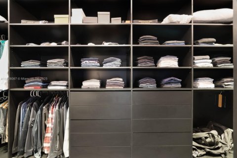 Condo in Miami, Florida, 4 bedrooms № 1934373 - photo 30