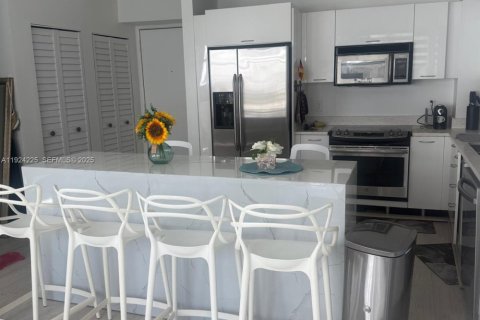 Condo in Miami, Florida № 1982421 - photo 4