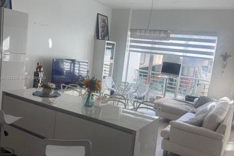 Condo in Miami, Florida № 1982421 - photo 6