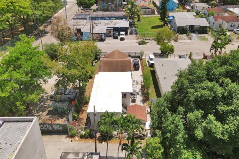 Casa en venta en Miami, Florida, 2 dormitorios, 148.09 m2 № 2002440 - foto 15