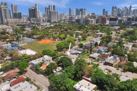 Casa en venta en Miami, Florida, 2 dormitorios, 148.09 m2 № 2002440 - foto 9