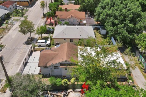 Casa en venta en Miami, Florida, 2 dormitorios, 148.09 m2 № 2002440 - foto 14