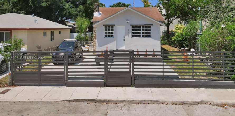 Casa en Miami, Florida 2 dormitorios, 148.09 m2 № 2002440