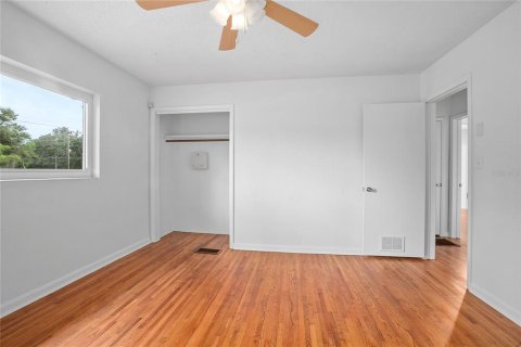 House in DeLand, Florida 3 bedrooms, 149.76 sq.m. № 1742684 - photo 23