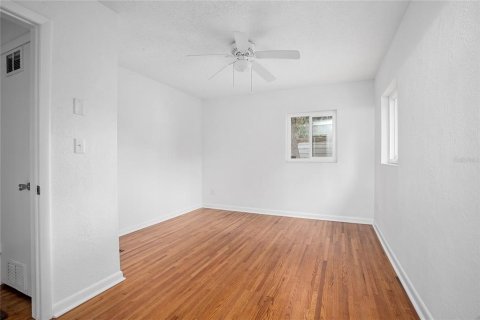 House in DeLand, Florida 3 bedrooms, 149.76 sq.m. № 1742684 - photo 18