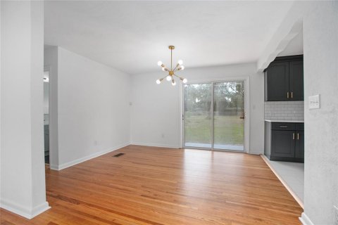 House in DeLand, Florida 3 bedrooms, 149.76 sq.m. № 1742684 - photo 9