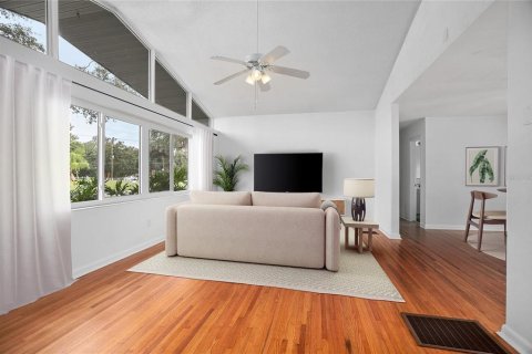 House in DeLand, Florida 3 bedrooms, 149.76 sq.m. № 1742684 - photo 6