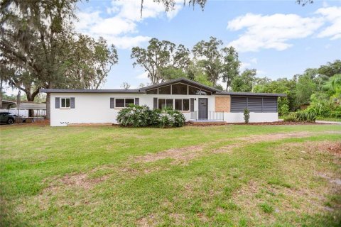 House in DeLand, Florida 3 bedrooms, 149.76 sq.m. № 1742684 - photo 1