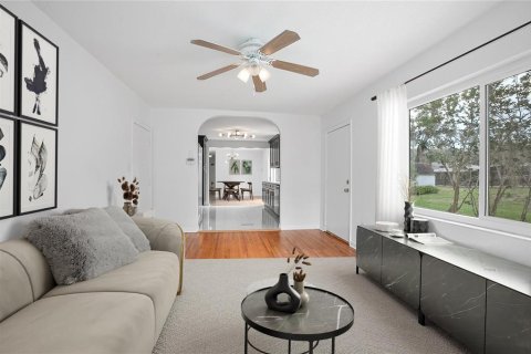 House in DeLand, Florida 3 bedrooms, 149.76 sq.m. № 1742684 - photo 15