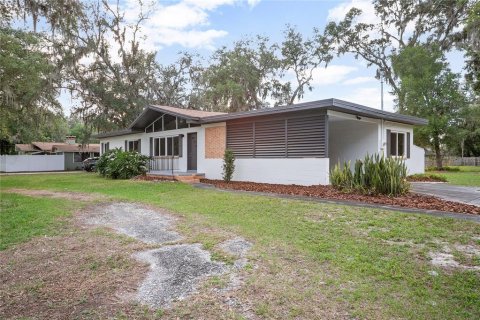 House in DeLand, Florida 3 bedrooms, 149.76 sq.m. № 1742684 - photo 3