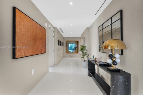 Condominio en venta en Miami, Florida, 3 dormitorios, 267.28 m2 № 1985850 - foto 4