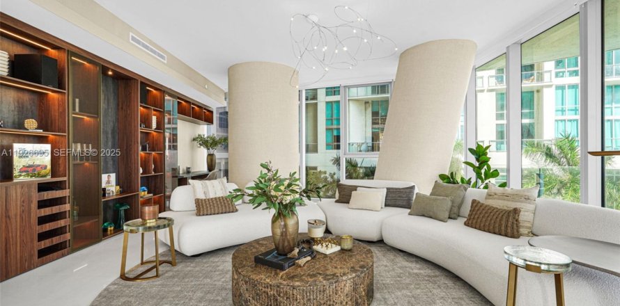Condominio en Miami, Florida, 3 dormitorios № 1985850