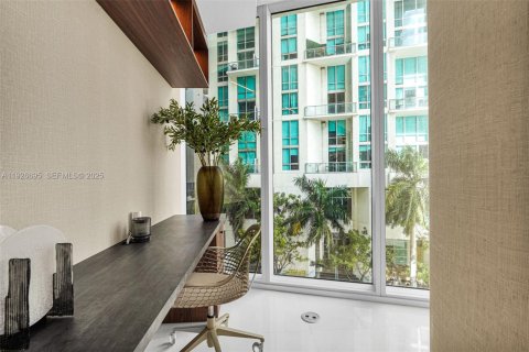 Condominio en venta en Miami, Florida, 3 dormitorios, 267.28 m2 № 1985850 - foto 9
