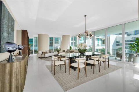 Condominio en venta en Miami, Florida, 3 dormitorios, 267.28 m2 № 1985850 - foto 16