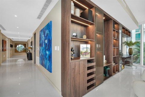 Condominio en venta en Miami, Florida, 3 dormitorios, 267.28 m2 № 1985850 - foto 7